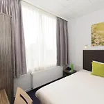 Court Garden 4*