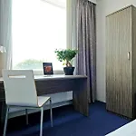 Court Garden 4*