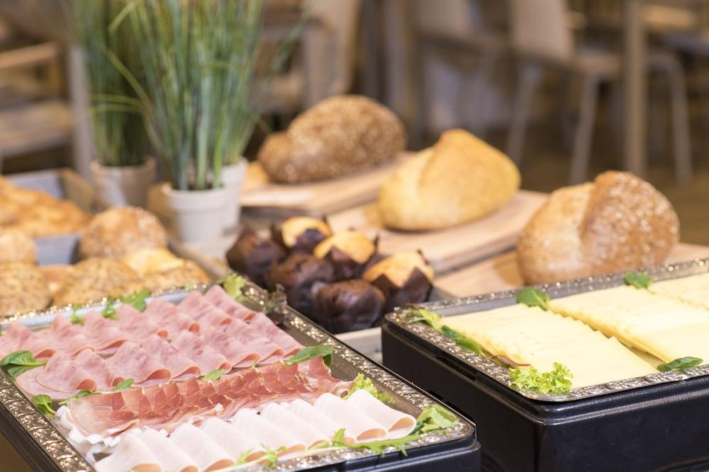 Hotel Court Garden 4*