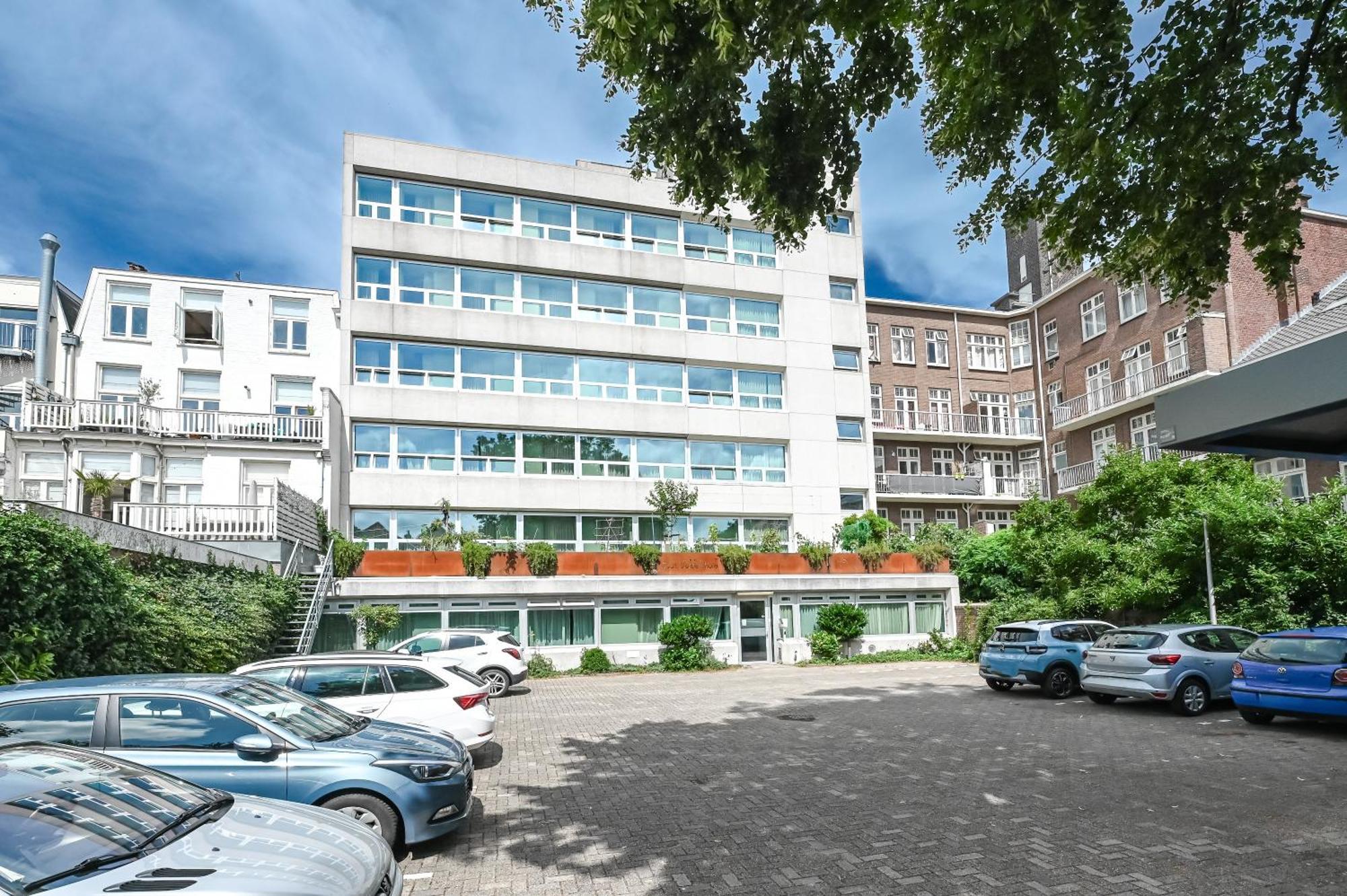 Court Garden Hotel 4*